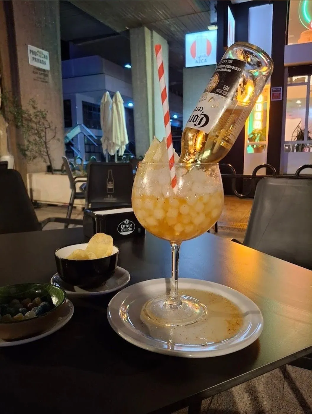 Cóctel con Corona